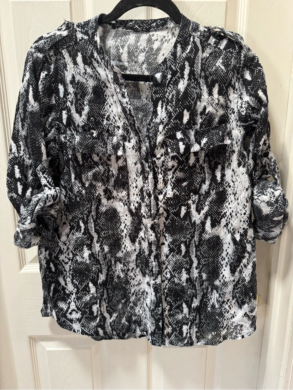 Black & White 100% Linen Snake-Print Roll-Sleeve Women's Top -  size Medium